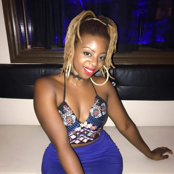 Meet your Posher, Queen Agnes - Picture 8 of 8